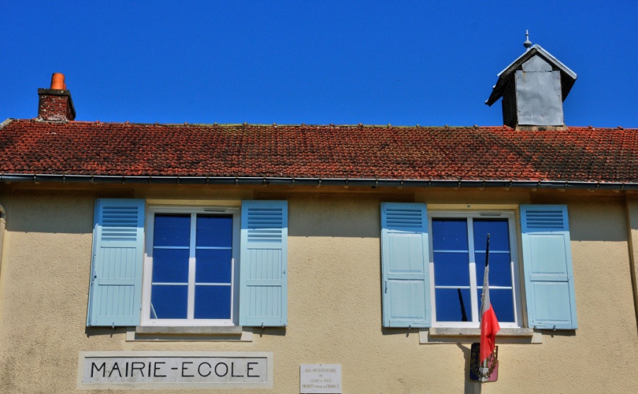 Your essential services in France begin at the mairie