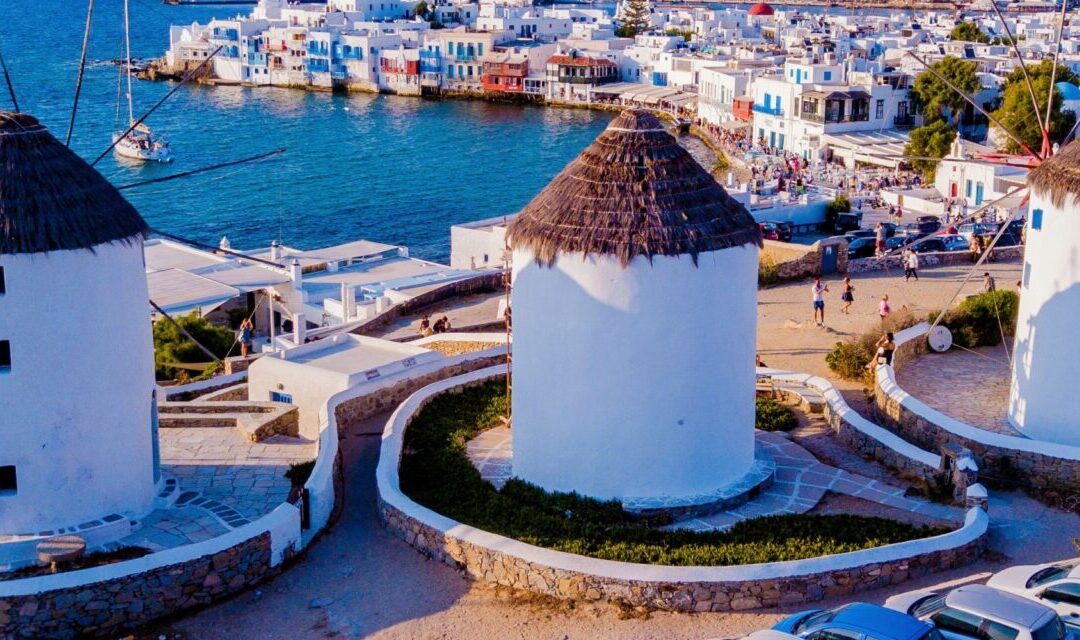 Mykonos & Naxos: uncover the Cyclades island for you