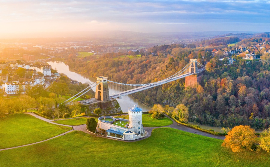 Clifton Suspension Bridge spanning the River Avon and linking Clifton and Leigh Woods, Bristol, England, United Kingdom, Europe.